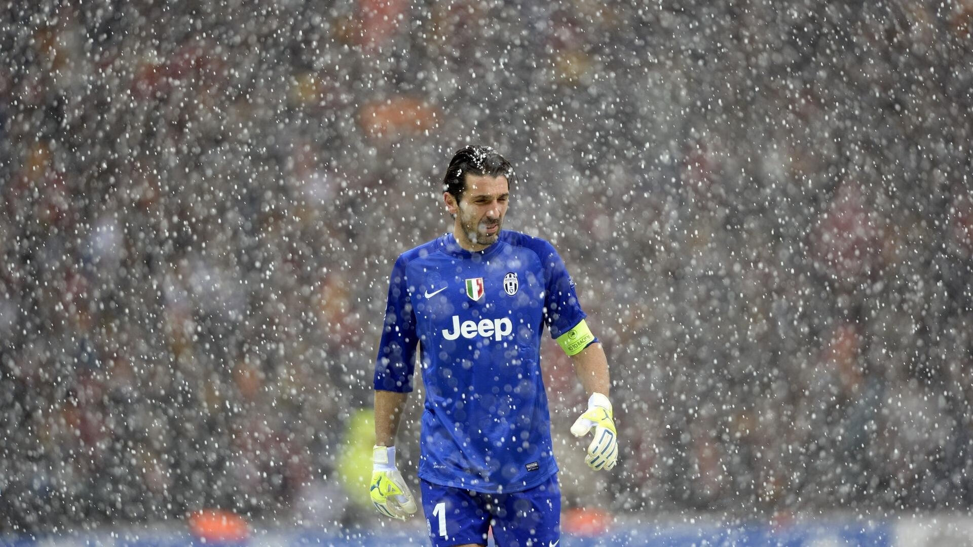 爱游戏综合娱乐-热门球队纷纷公布新赛季目标，豪门誓夺各项冠军，豪门球员